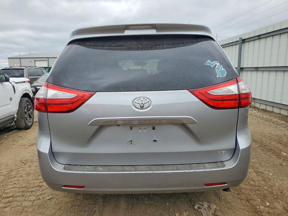 53335736 :رقم المزاد ، 5TDKK3DCXFS590058 vin ، 2015 Toyota Sienna مزاد بيع