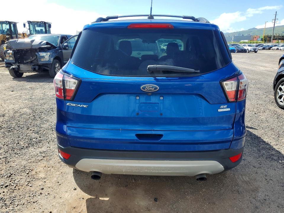 54241776 :رقم المزاد ، 1FMCU0GD9JUA04712 vin ، 2018 Ford Escape مزاد بيع