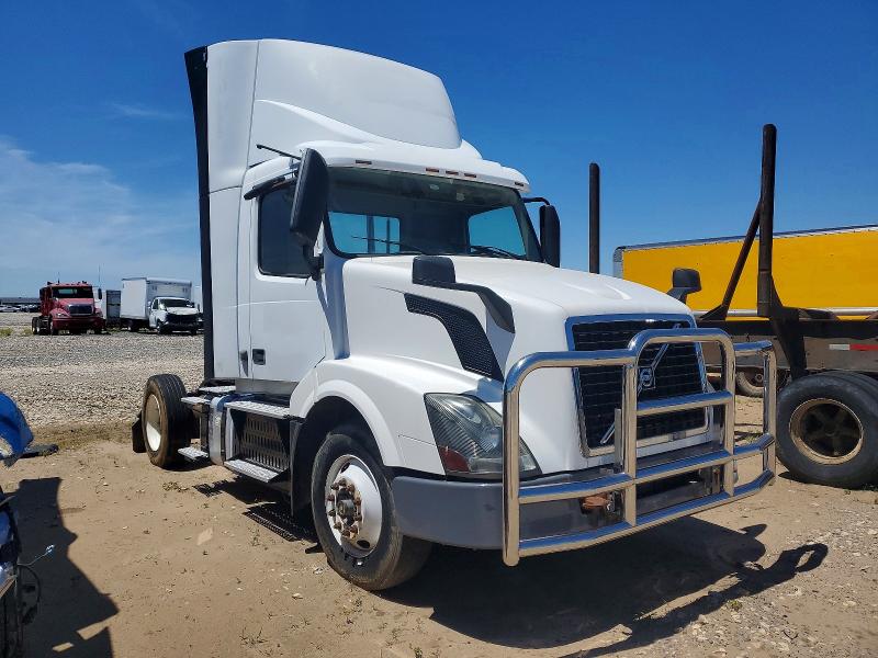 2017 Volvo Vn მანქანა იყიდება აუქციონზე, vin: 4V4N39TG8HN988044, აუქციონის ნომერი: 46199186
