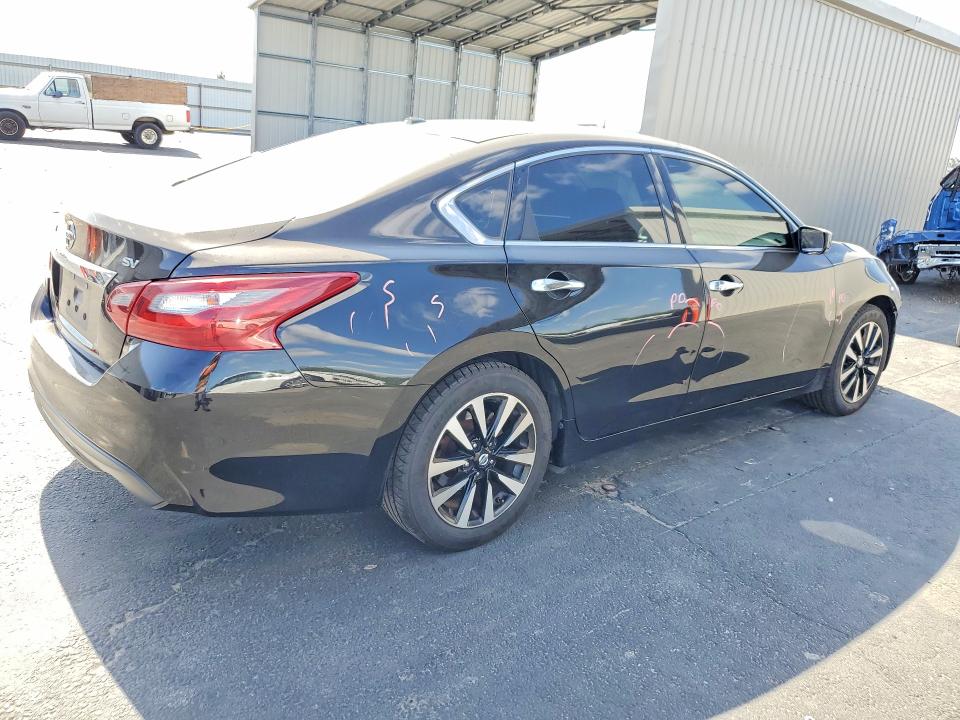 55179726 :رقم المزاد ، 1N4AL3APXJC242678 vin ، 2018 Nissan Altima مزاد بيع