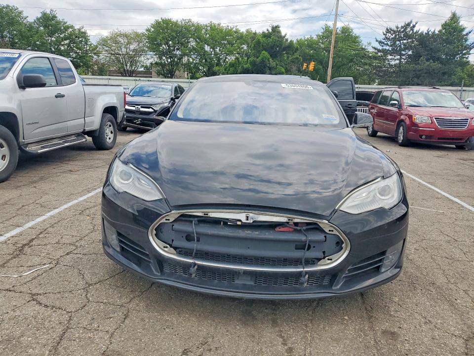 Продажа на аукционе авто 2015 Tesla Model S, vin: 5YJSA1S22FF096783, номер лота: 53604806