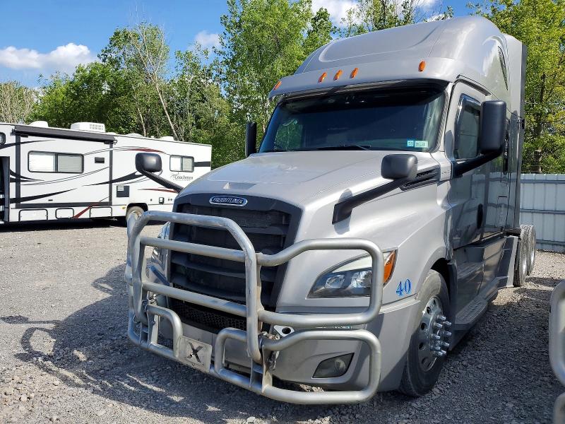 55420036 :رقم المزاد ، 1FUJHHDR7KLKF2337 vin ، 2019 Freightliner Cascadia 126 مزاد بيع