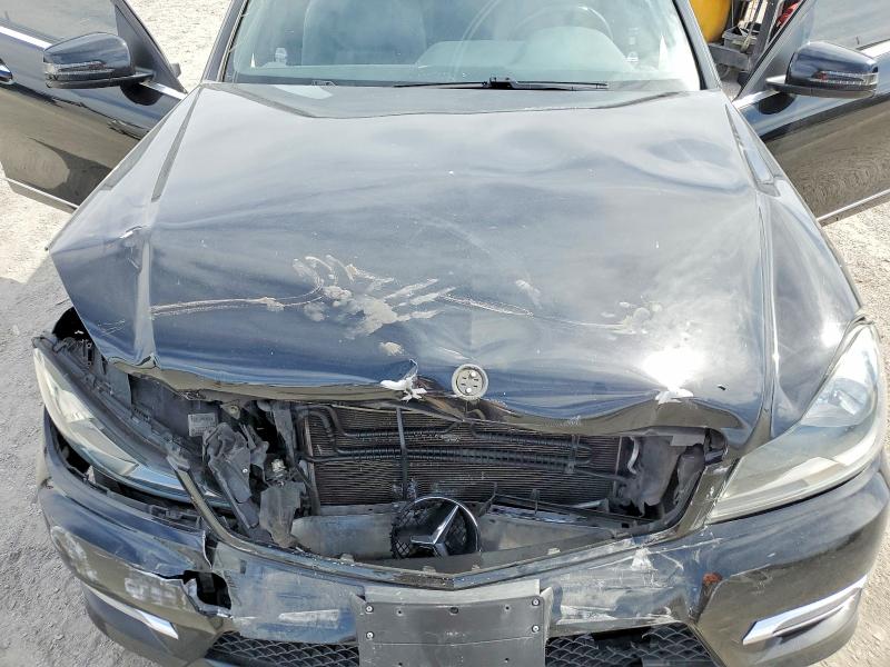 2014 Mercedes-benz C მანქანა იყიდება აუქციონზე, vin: WDDGF4HB9EA943800, აუქციონის ნომერი: 52460926