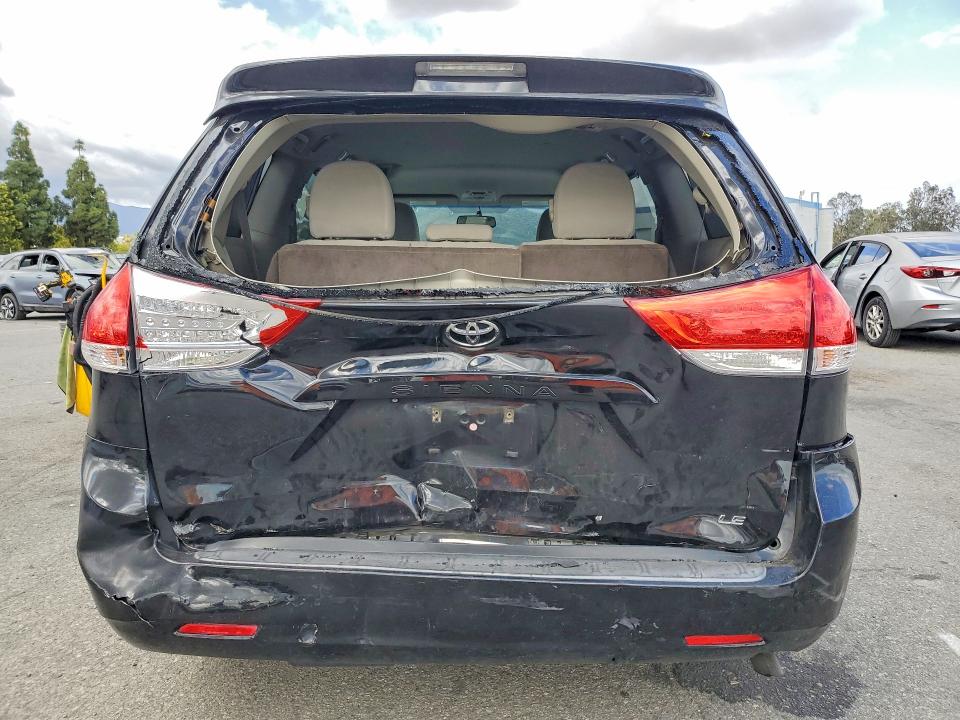 Продажа на аукционе авто 2014 Toyota Sienna, vin: 5TDKK3DCXES477113, номер лота: 54719686