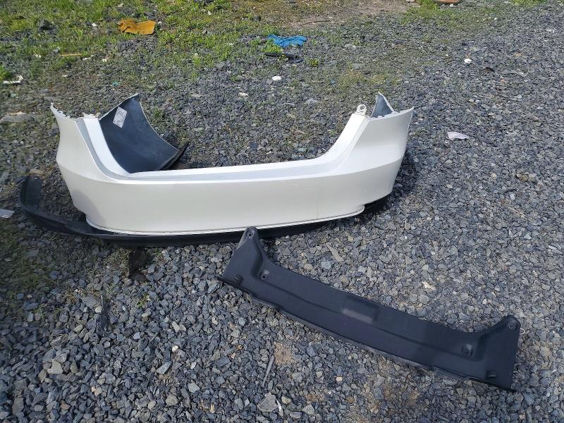 53651946 :رقم المزاد ، 4T1F11BK4LU010972 vin ، 2020 Toyota Camry مزاد بيع