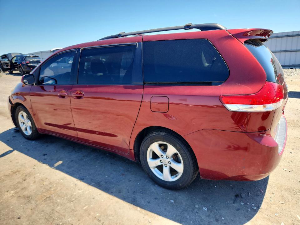 52709826 :رقم المزاد ، 5TDKK3DC5BS085040 vin ، 2011 Toyota Sienna مزاد بيع