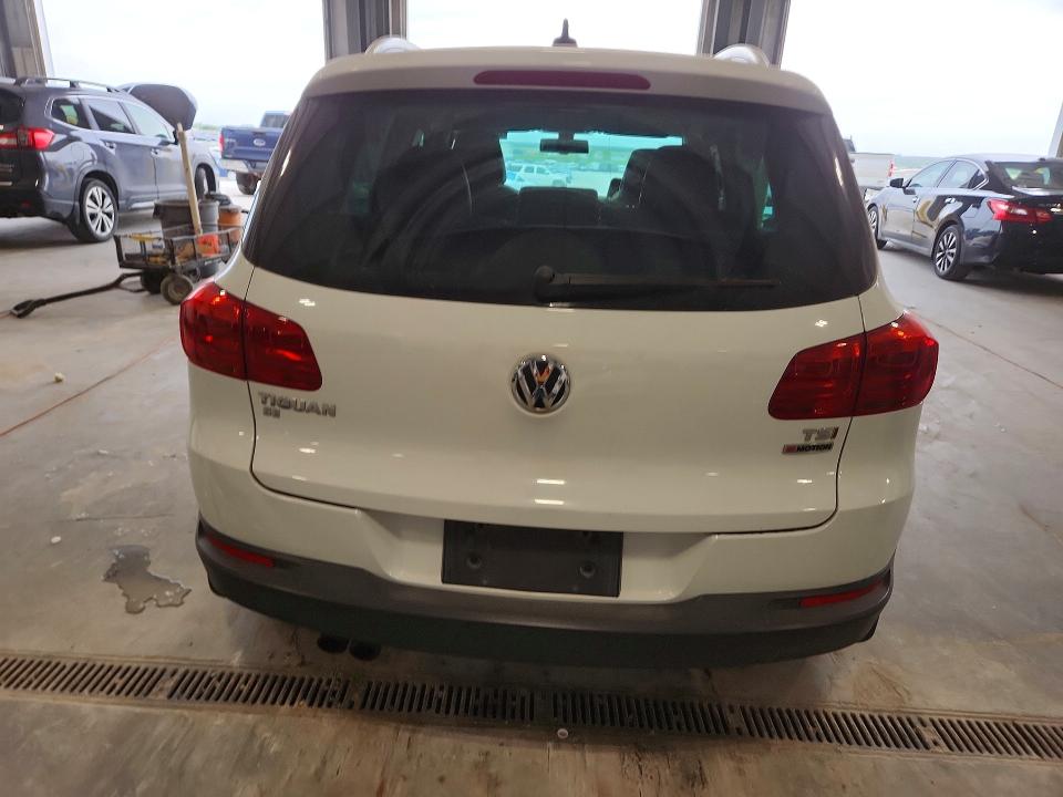 2016 Volkswagen Tiguan მანქანა იყიდება აუქციონზე, vin: WVGBV7AX2GW574875, აუქციონის ნომერი: 54645356