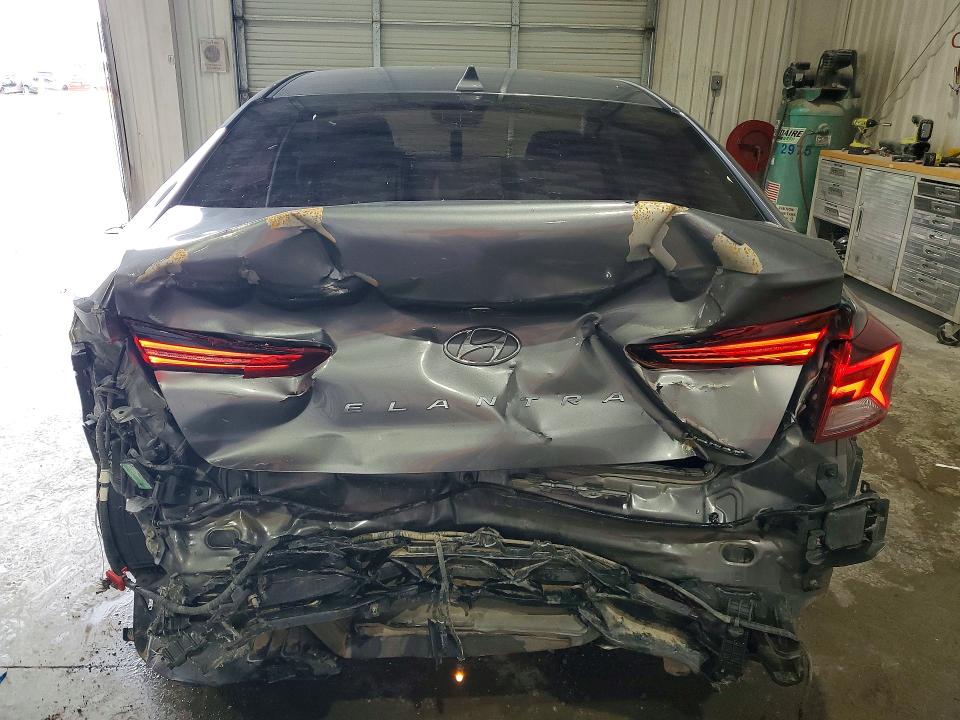 2020 Hyundai Elantra მანქანა იყიდება აუქციონზე, vin: 5NPD84LF4LH529671, აუქციონის ნომერი: 54916346