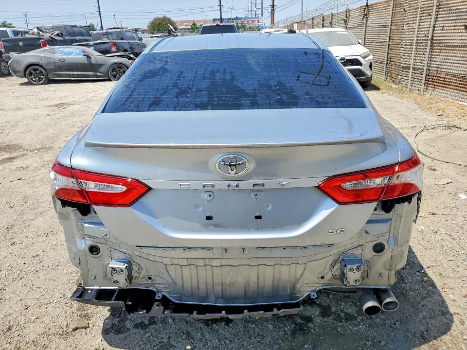 Продаж на аукціоні авто 2018 Toyota Camry, vin: 4T1B11HK1JU649586, номер лоту: 54278976