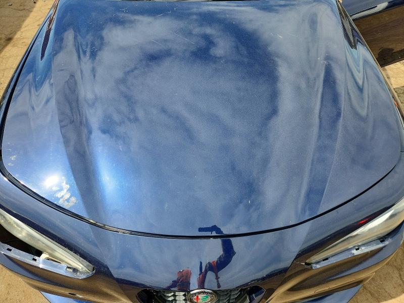 54864616 :رقم المزاد ، ZARFAEDN6H7556817 vin ، 2017 Alfa Romeo Giulia مزاد بيع