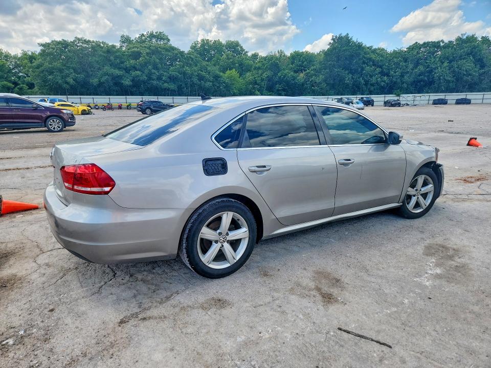 2012 Volkswagen Passat მანქანა იყიდება აუქციონზე, vin: 1VWBH7A33CC076198, აუქციონის ნომერი: 54834016