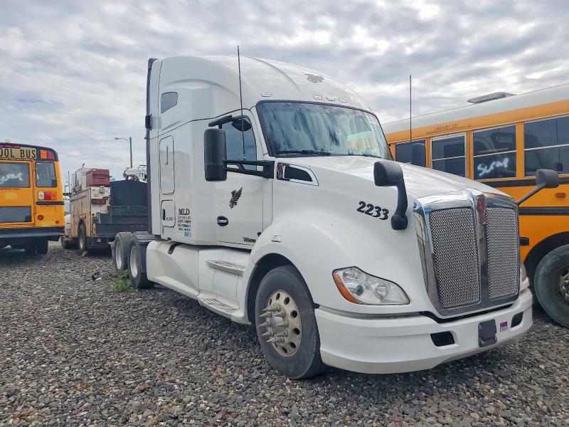 53981976 :رقم المزاد ، 1XKYD49X0JJ131525 vin ، 2018 Kenworth Tractor مزاد بيع