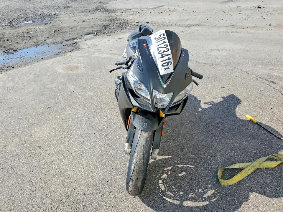 50123416 :رقم المزاد ، ZD4RKUA42ES000365 vin ، 2014 Aprilia Rsv4 مزاد بيع