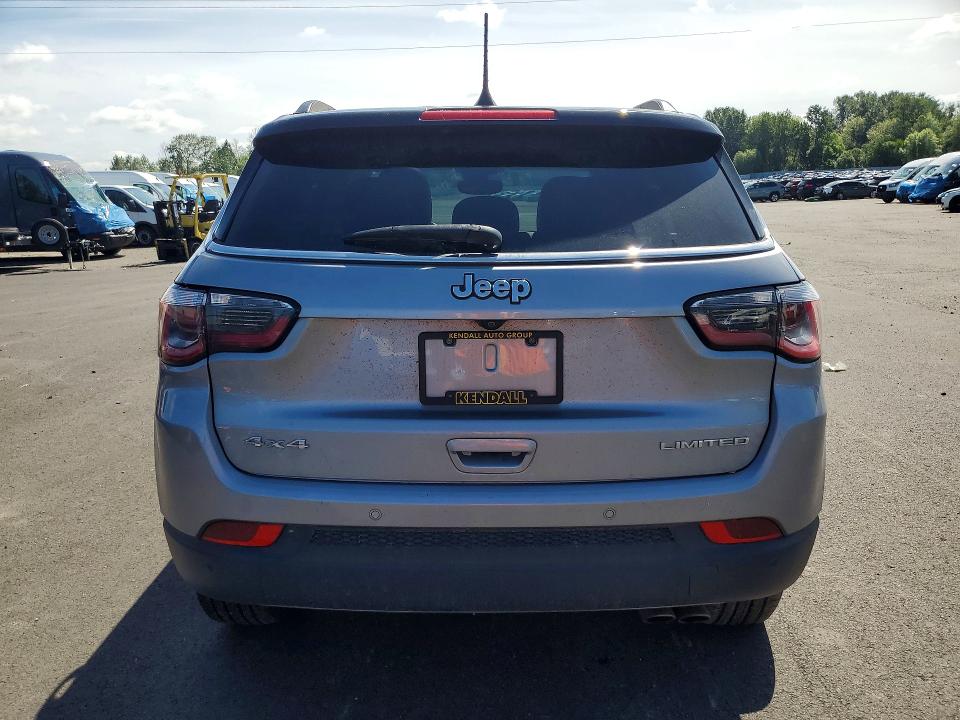 53981116 :رقم المزاد ، 3C4NJDCB9JT435420 vin ، 2018 Jeep Compass مزاد بيع
