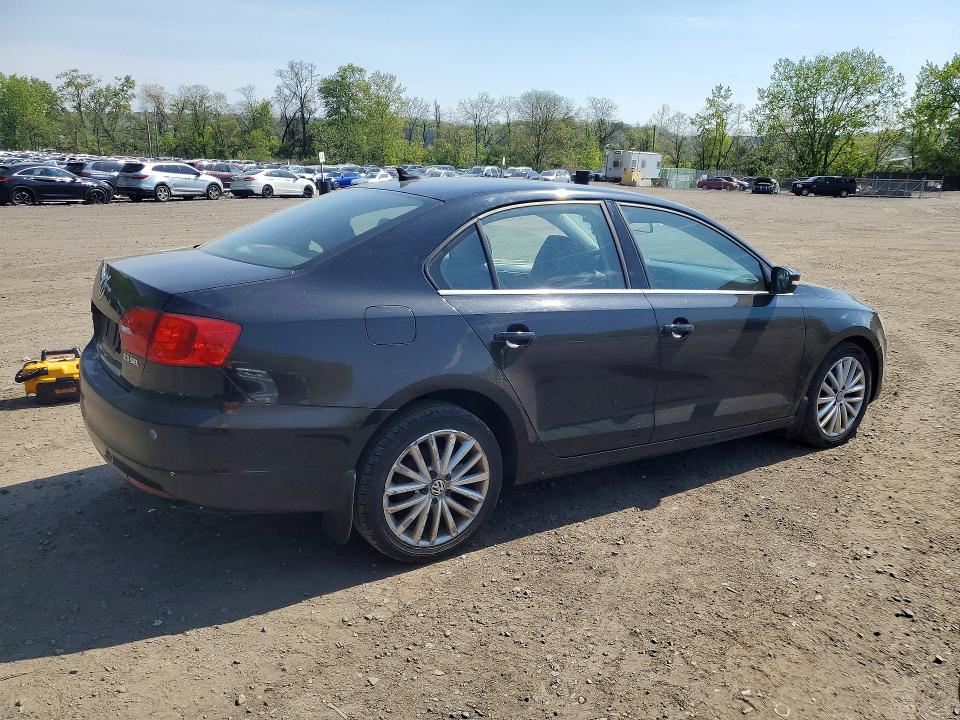 2011 Volkswagen Jetta მანქანა იყიდება აუქციონზე, vin: 3VWLZ7AJ3BM105115, აუქციონის ნომერი: 52567206