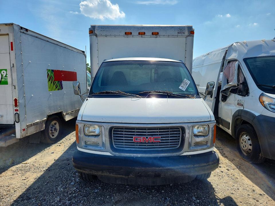 53024156 :رقم المزاد ، 1GDHG31R911900495 vin ، 2001 Gmc Savana مزاد بيع