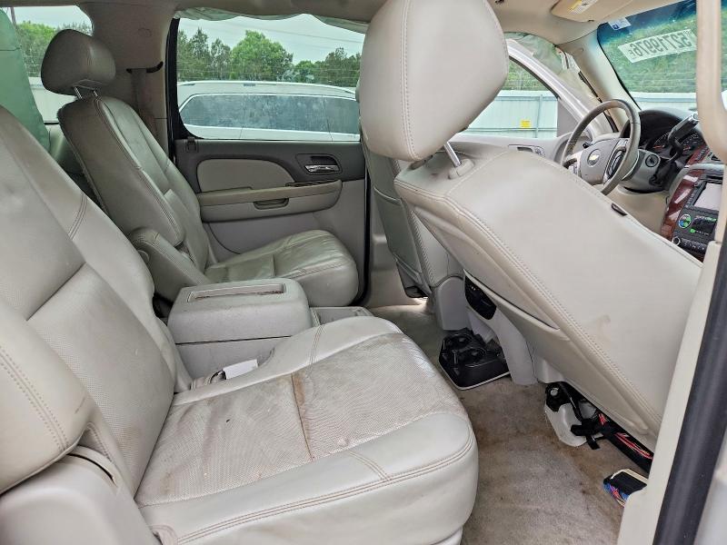 52719976 :رقم المزاد ، 1GNUKKE36AR222637 vin ، 2010 Chevrolet Suburban مزاد بيع