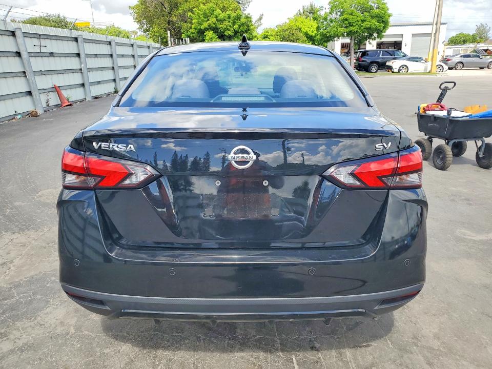 55276636 :رقم المزاد ، 3N1CN8EV6ML815316 vin ، 2021 Nissan Versa مزاد بيع