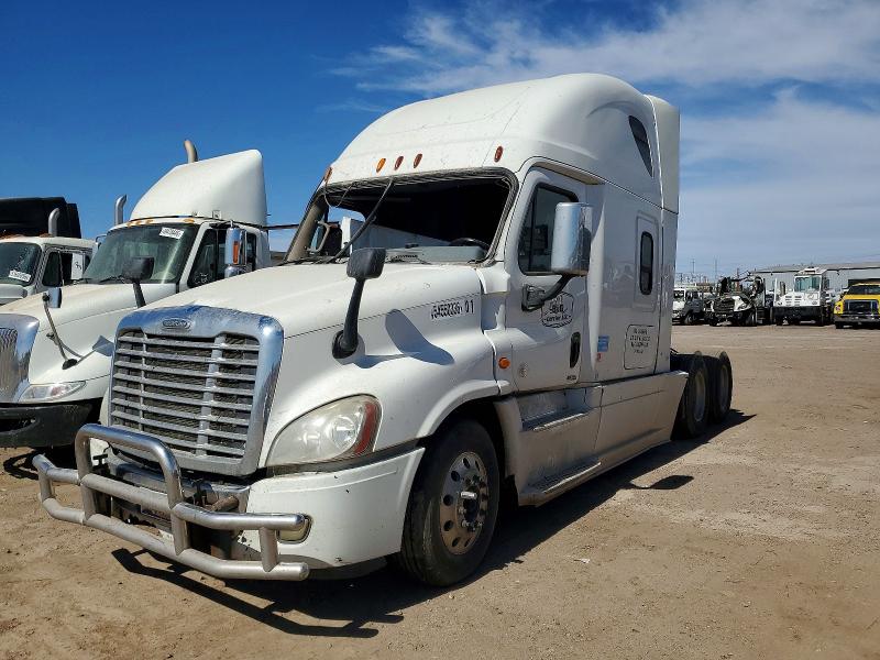 54550336 :رقم المزاد ، 3AKJGLD56FSGM6075 vin ، 2015 Freightliner Cascadia مزاد بيع