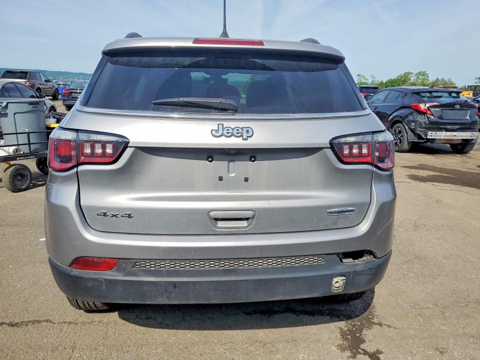 54659716 :رقم المزاد ، 3C4NJDBB6JT261694 vin ، 2018 Jeep Compass مزاد بيع