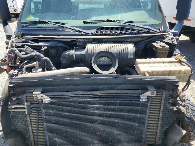 53690846 :رقم المزاد ، 1GBE4C1285F530995 vin ، 2005 Chev 4500 مزاد بيع