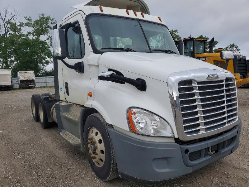 Продажа на аукционе авто 2019 Freightliner Cascadia 113, vin: 3AKJGBDV9KDJW2049, номер лота: 51175326