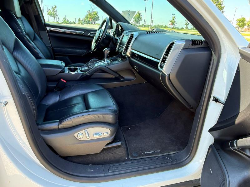 55159076 :رقم المزاد ، WP1AA2A28ELA02404 vin ، 2014 Porsche Cayenne مزاد بيع