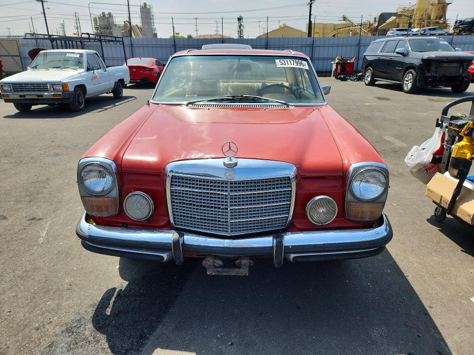 53117996 :رقم المزاد ، 11407312002490 vin ، 1973 Mercedes-benz 280c مزاد بيع
