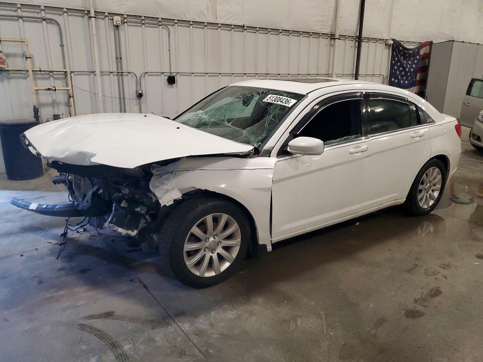 51308436 :رقم المزاد ، 1C3CCBBB6EN112007 vin ، 2014 Chrysler 200 مزاد بيع