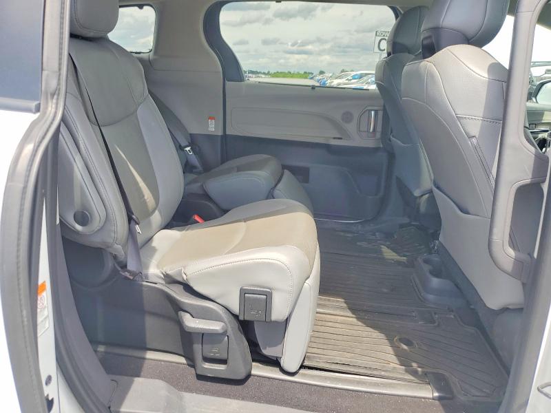 55328356 :رقم المزاد ، 5TDZRKEC8NS074931 vin ، 2022 Toyota Sienna مزاد بيع
