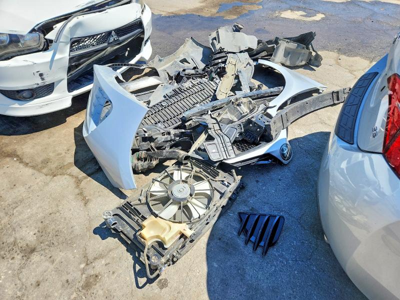 53100266 :رقم المزاد ، 2T1BURHE0JC105940 vin ، 2018 Toyota Corolla مزاد بيع