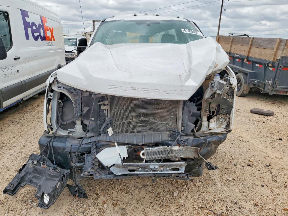52385636 :رقم المزاد ، 1FDBF3E6XMEC33815 vin ، 2021 Ford F350 مزاد بيع