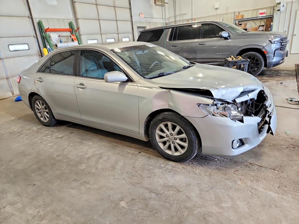 52726326 :رقم المزاد ، 4T4BF3EK2BR114839 vin ، 2011 Toyota Camry مزاد بيع