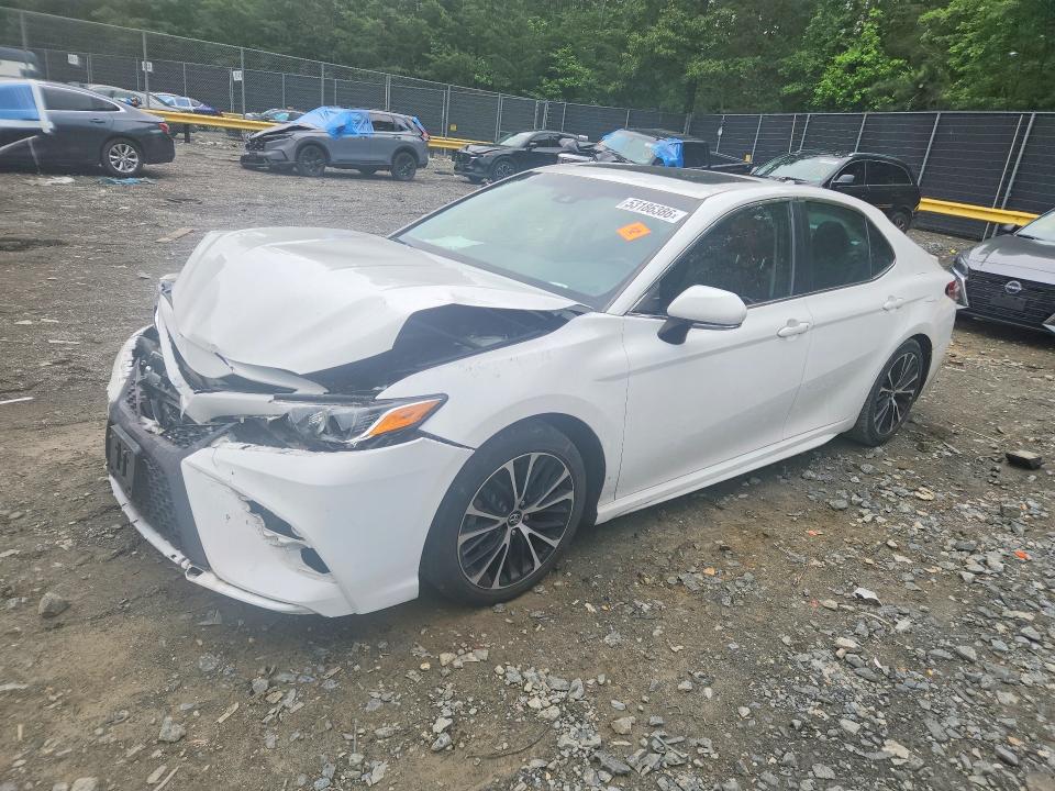 2018 Toyota Camry მანქანა იყიდება აუქციონზე, vin: 4T1B11HK6JU645064, აუქციონის ნომერი: 53186386