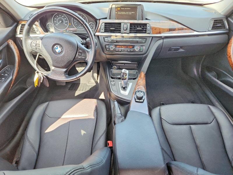53080016 :رقم المزاد ، WBA3C3C53EF984582 vin ، 2014 Bmw 320 مزاد بيع