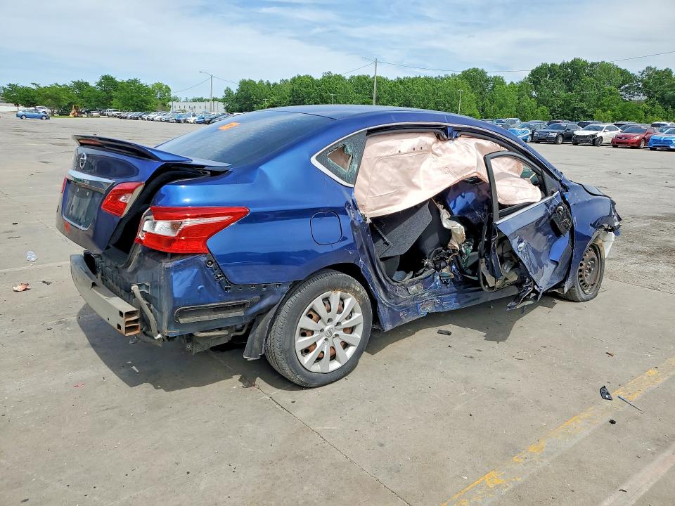 55000186 :رقم المزاد ، 3N1AB7AP8JY342387 vin ، 2018 Nissan Sentra مزاد بيع