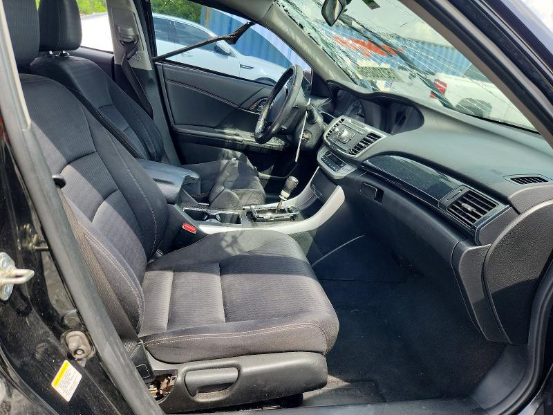 52120096 :رقم المزاد ، 1HGCR2E54FA019304 vin ، 2015 Honda Accord مزاد بيع