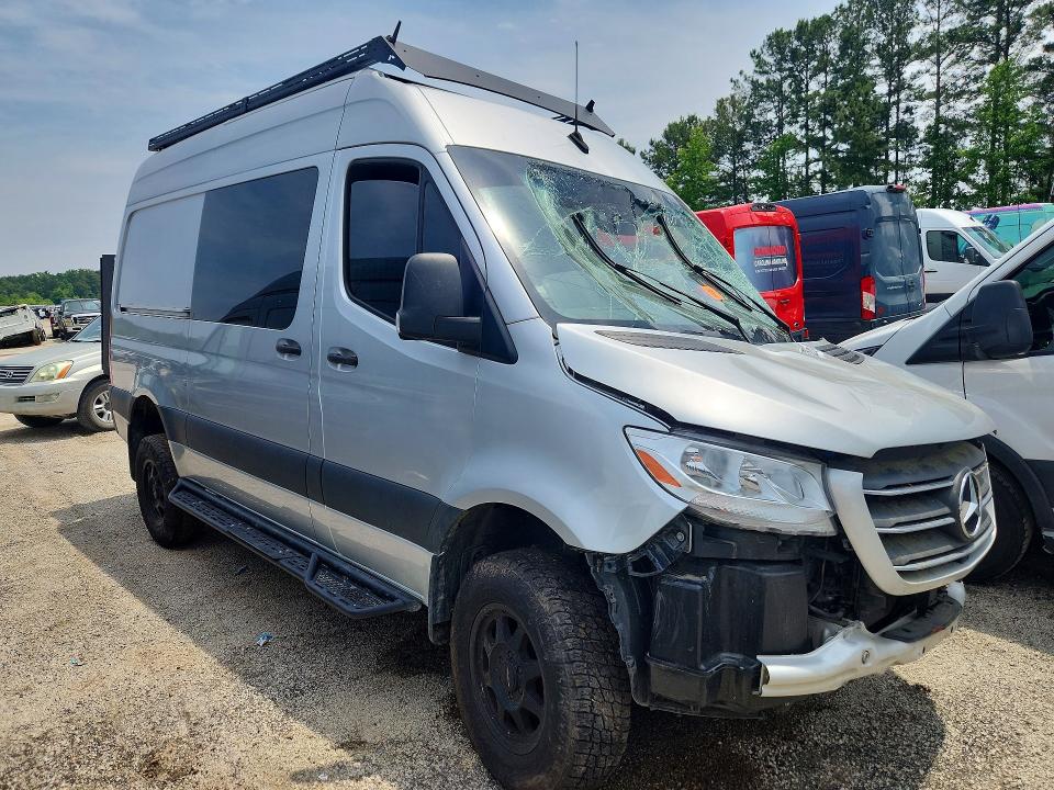 52832676 :رقم المزاد ، W1W4NBVYXPP601791 vin ، 2023 Mercedes-benz Sprinter مزاد بيع