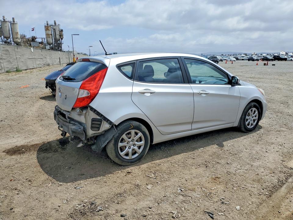 2013 Hyundai Accent მანქანა იყიდება აუქციონზე, vin: KMHCT5AE1DU081564, აუქციონის ნომერი: 53671276