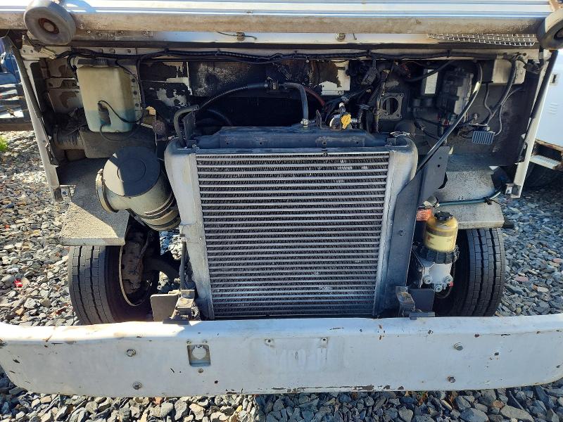 2004 Freightliner Chassis მანქანა იყიდება აუქციონზე, vin: 4UZAANBW74CN46567, აუქციონის ნომერი: 53050586