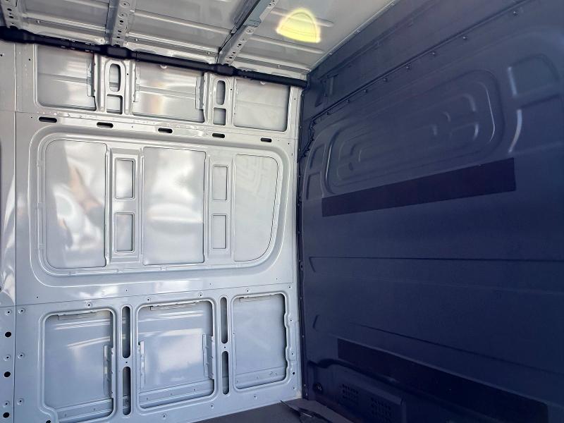 52942036 :رقم المزاد ، W1Y4KBHYXRP647703 vin ، 2024 Mercedes-benz Sprinter مزاد بيع