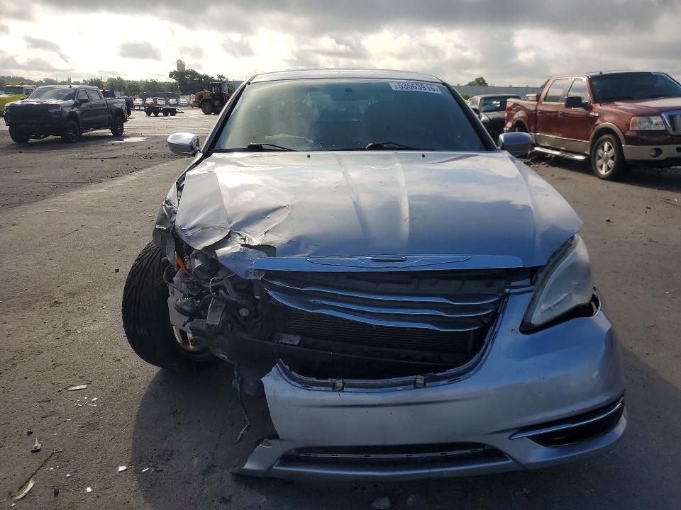 2013 Chrysler 200 მანქანა იყიდება აუქციონზე, vin: 1C3CCBAB8DN689816, აუქციონის ნომერი: 53563916