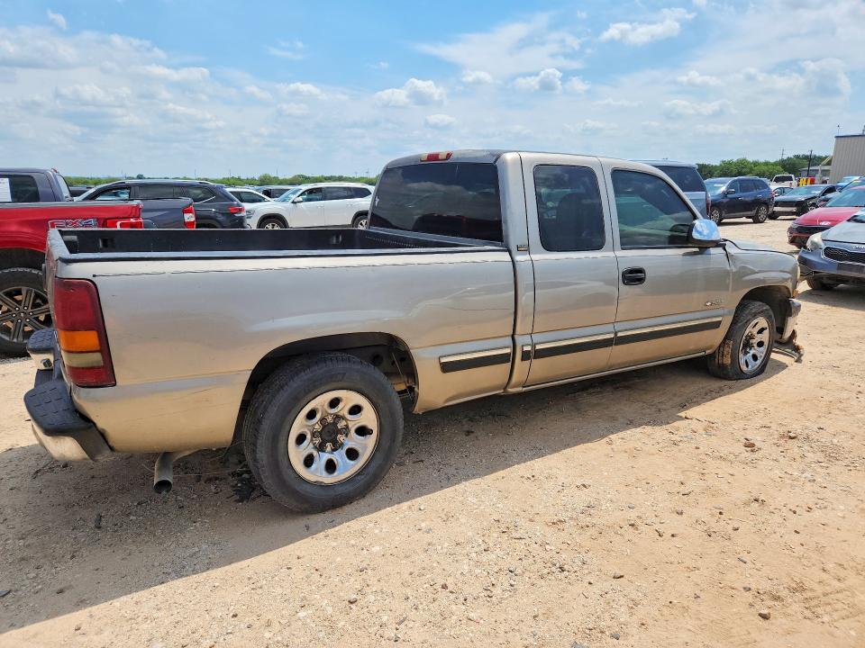 53026676 :رقم المزاد ، 2GCEC19V621272772 vin ، 2002 Chevrolet Silverado مزاد بيع