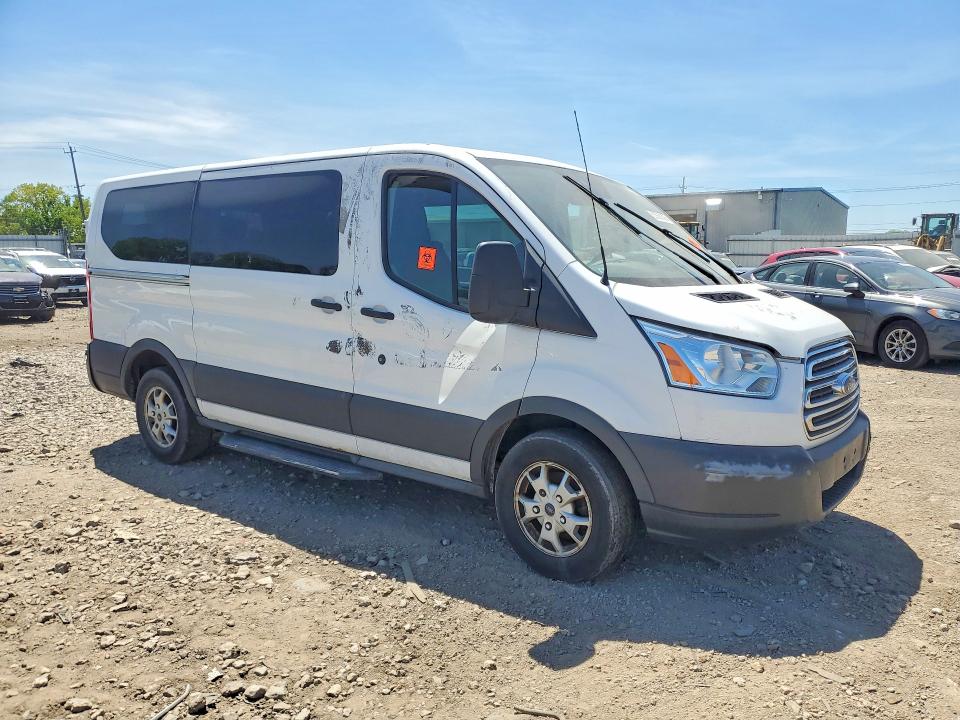53569006 :رقم المزاد ، 1FMZK1YM2FKA87794 vin ، 2015 Ford Transit مزاد بيع