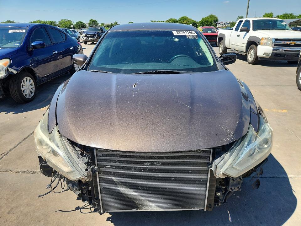 2017 Nissan Altima მანქანა იყიდება აუქციონზე, vin: 1N4AL3AP5HC188359, აუქციონის ნომერი: 53291706