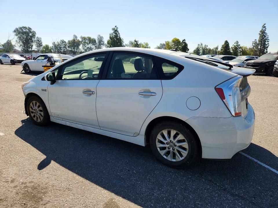 54494326 :رقم المزاد ، JTDKN3DP0F3071709 vin ، 2015 Toyota Prius Plug-in Hybrid مزاد بيع