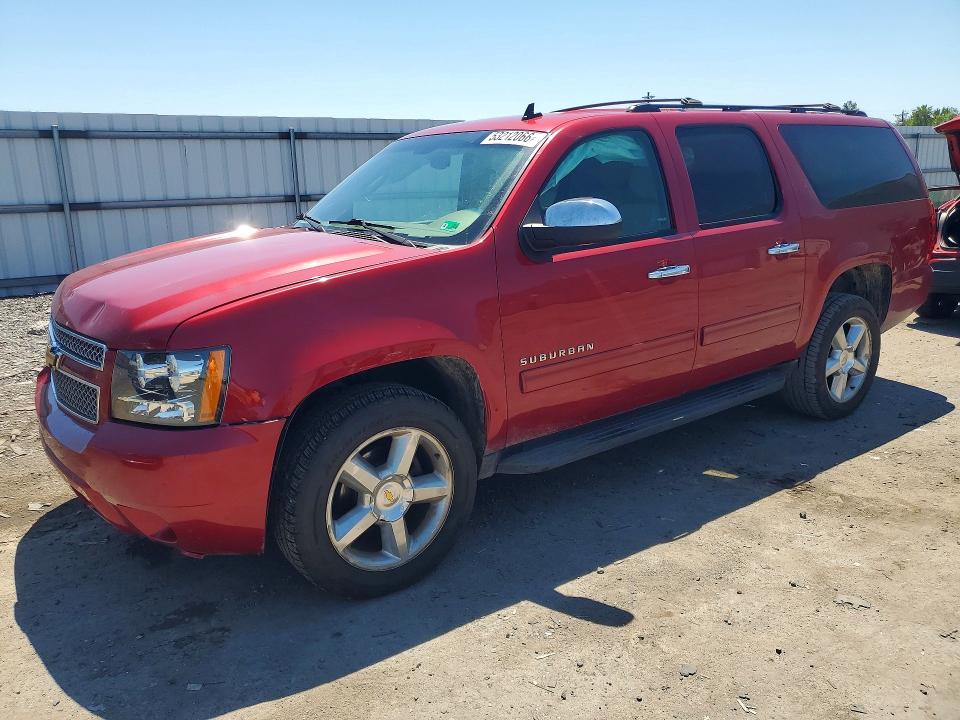 2014 Chevrolet Suburban მანქანა იყიდება აუქციონზე, vin: 1GNSKHE72ER180017, აუქციონის ნომერი: 53212066