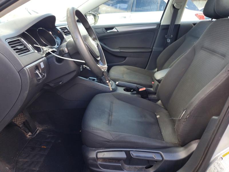 55493806 :رقم المزاد ، 3VWLA7AJXFM417624 vin ، 2015 Volkswagen Jetta مزاد بيع