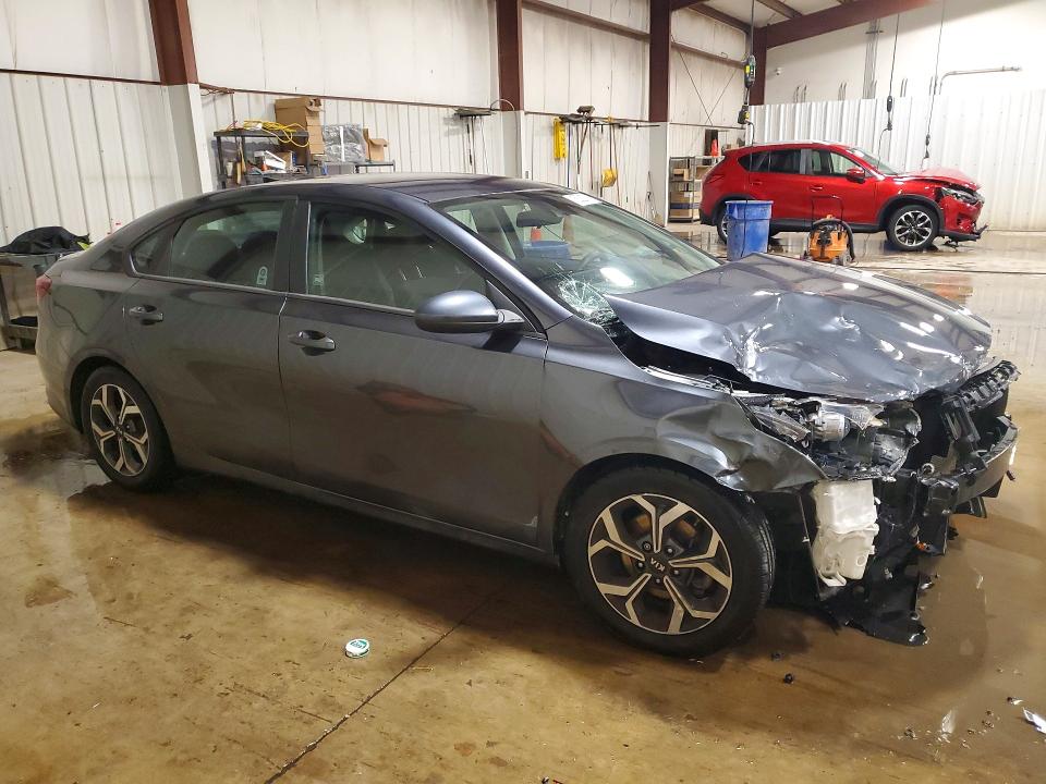 2020 Kia Forte მანქანა იყიდება აუქციონზე, vin: 3KPF24AD4LE232125, აუქციონის ნომერი: 52325786