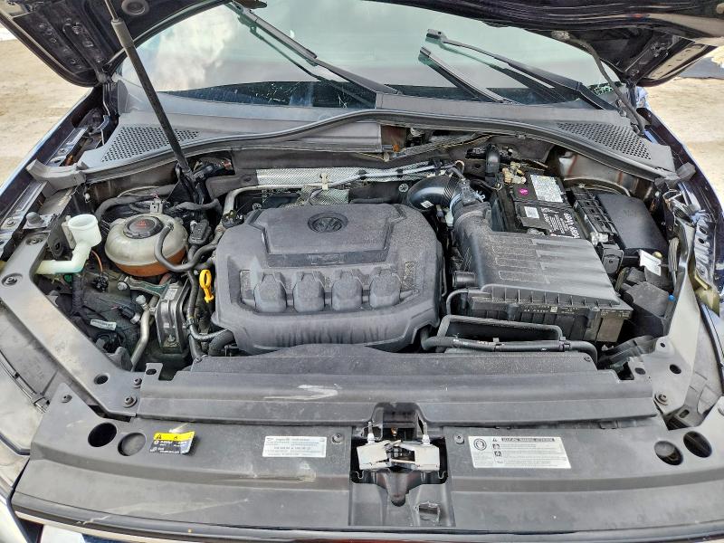52355486 :رقم المزاد ، 3VV3B7AX4JM210161 vin ، 2018 Volkswagen Tiguan مزاد بيع